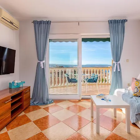 Mit Balkon Und Meerblick By Interhome * Crikvenica