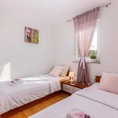 Mit Balkon Und Meerblick By Interhome Apartment Crikvenica