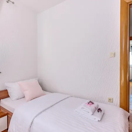 Mit Balkon Und Meerblick By Interhome *