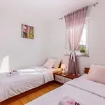 Mit Balkon Und Meerblick By Interhome Apartman Crikvenica