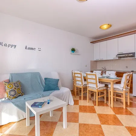 Mit Balkon Und Meerblick By Interhome Crikvenica