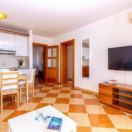 Appartement Mit Balkon Und Meerblick By Interhome
