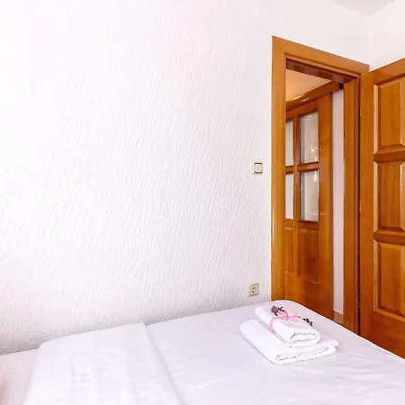 Apartman Mit Balkon Und Meerblick By Interhome