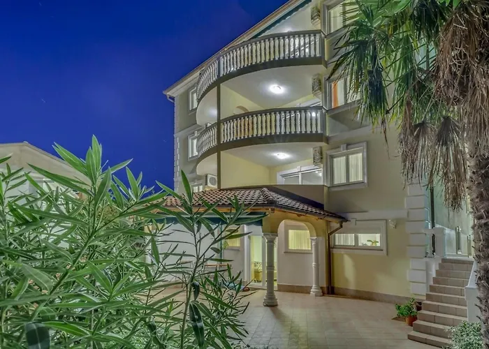 Mit Balkon Und Meerblick By Interhome * Crikvenica